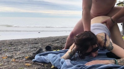 Stranger in Canada Fucks me at the Beach!! - Redtubez