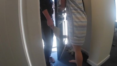 Recently Divorced Young Stepmom Flashes her Body, Seduces and Fucks Delivery Guy. she let him Cum inside (+18)