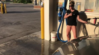 MILF WASHING CAR WITH NO PANTIES HEELS BUSY OUTDOOR CARWASH