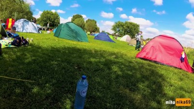 Рискованный секс в многолюдном кемпинге Амстердама | POV by MihaNika69