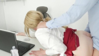 Boss and Secretary have Sex on the Office Desk! Anal Creampie