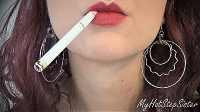 THE SMOKING SEDUCTRESS