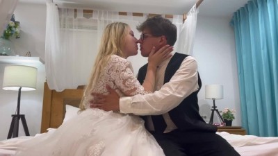 ПЕРВАЯ БРАЧНАЯ НОЧЬ!