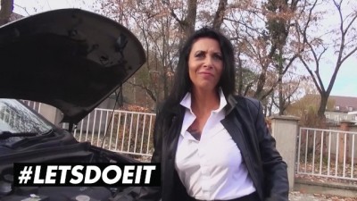 Lady Paris Backseat Fucked In A Van