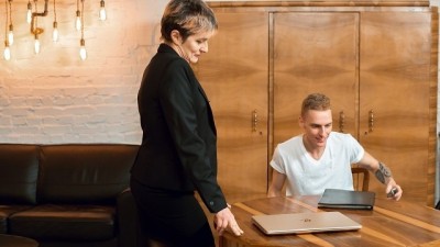 Mature Woman with Short Haircut gives Muff to Younger Man for Sex (+18)
