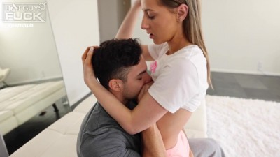 New Guy Gianni Coval Loves Fucking & Getting Rimmed By Sexy MadiStepson Peach