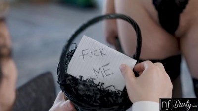 big titted woman gave me sex note