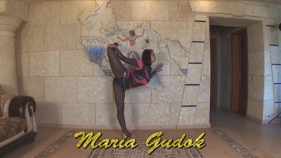 Young Babe's Seductive Flex with Big Boobs (+18)