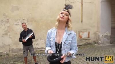 Street Musician Gets Naughty Seduction