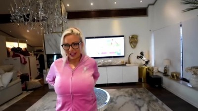 Stepmom's Sultry Massage Adventure