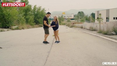 Sexy Teen's Tight Pussy Gets Pounded Outdoors (+18)